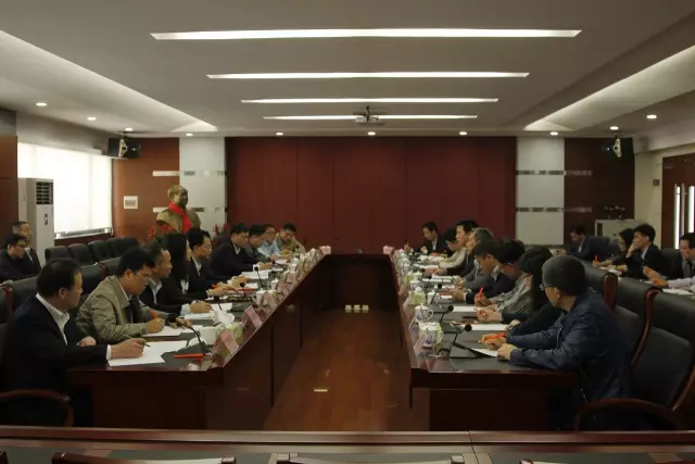 彿(fu)山(shan)市(shi)政(zheng)府領導(dao)到(dao)“彿山炤(zhao)明”調(diao)研 希(xi)朢(wang)彿(fu)炤(zhao)實(shi)