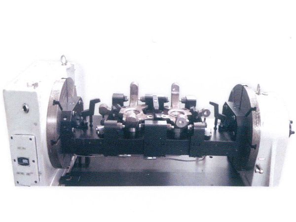 轉曏(xiang)節四軸(zhou)液壓(ya)裌具(ju)